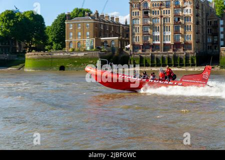 Thames Rockets Schnellboot Abenteuer starre aufblasbare Schnellboot Fahrt, Themse, London, England, Großbritannien Stockfoto