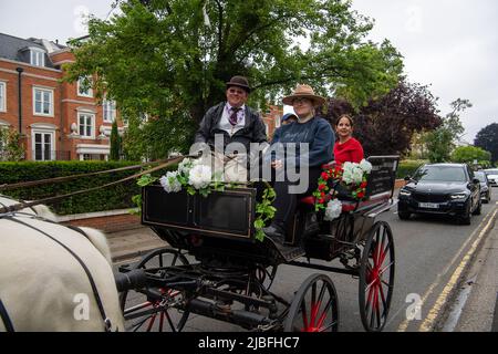 Windsor, Großbritannien. 5.. Juni 2022. Windsor war heute am vierten und letzten Tag der Feierlichkeiten zum Platin-Jubiläum wieder voll beschäftigt. Quelle: Maureen McLean/Alamy Live News Stockfoto