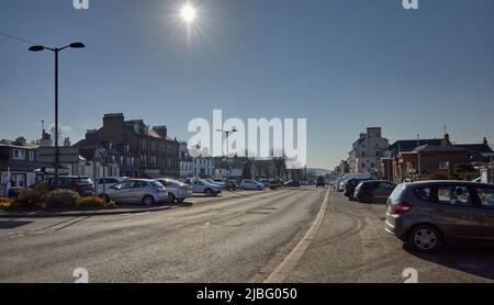 Ein heller, sonniger Morgen mit Blick auf die Moffat Main Street Stockfoto