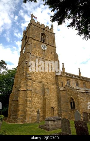 Kirche der Himmelfahrt der seligen Jungfrau Maria; Tysoe Warwickshire UK Stockfoto