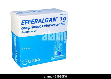 Huelva, Spanien - 4. Juni 2022: Spanische Schachtel mit Paracetamol, auch bekannt als Acetaminophen, Marke Efferalgan 1g aus dem UPSA-Labor. Es ist ein Medikament U Stockfoto