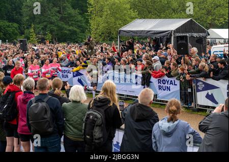 Royal Run mit Kronprinz Frederik im Vordergrund in Aarhus, Dennmark am 6. Juni 2022 Stockfoto