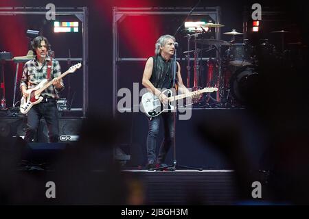 Reggio Emilia, Italien. 4. Juni 2022. Luciano Ligabue tritt am 04. Juni 2022 auf der Bühne der RCF Arena auf. Quelle: Ciancaphoto Studio Stockfoto