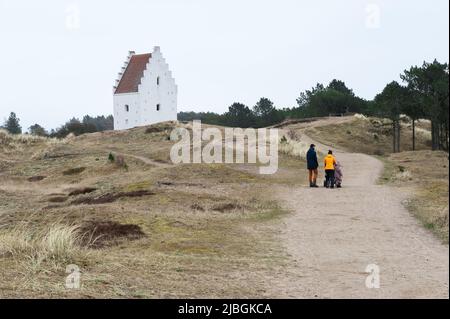 Sandbedeckte Kirche (Dänisch: Den Tilsandede Kirke, auch übersetzt als die begrabene Kirche, und auch bekannt als Alte Skagen Kirche), Skagen, Jütland, Dänemark Stockfoto