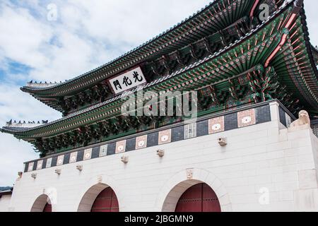 Gwanghwamun, Seoul, Südkorea - 18. September 2018 : Gwanghwamun. Es ist das größte und wichtigste Tor des Gyeongbokgung Palastes in Jongno-gu Stockfoto