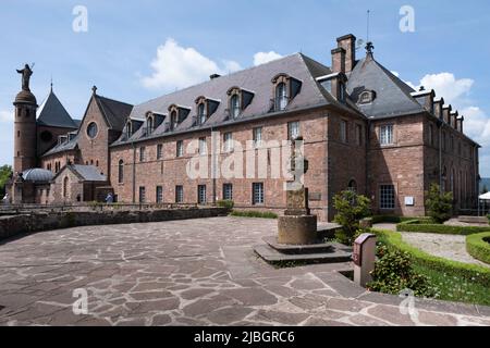 Kloster Abtei Mont Sainte-Odile im Elsass, Frankreich in den Vogesen. Heiligtum des Mont Sainte Odile in der Nähe von Obernai Stockfoto