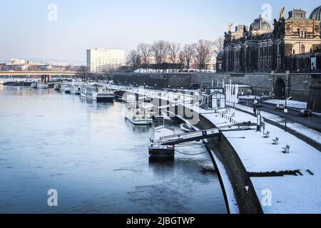 Dresden, Deutschland - 28. Januar 2017 : Elbe im Winter. In Dresden sind die Winter etwas kälter als der deutsche Durchschnitt Stockfoto