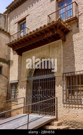 Haupteingang des Hauses der heiligen Teresa von Jesus. Stadtzentrum von Toledo. Castilla La Mancha, Spanien. Stockfoto