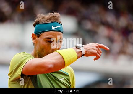 Paris, Frankreich. 5.. Juni 2022. Tennisspieler Rafael Nadal aus Spanien ist beim French Open Grand Slam Tennisturnier 2022 in Roland Garros, Paris, Frankreich, im Einsatz. Frank Molter/Alamy Live Nachrichten Stockfoto