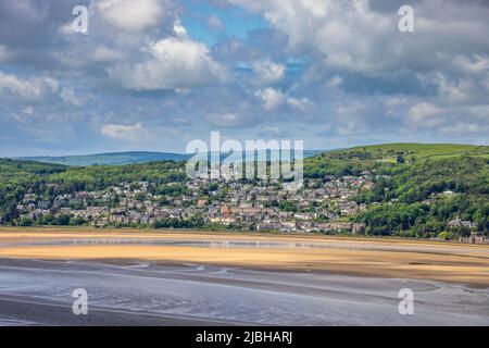 Grange-over-Sands an der Morecombe Bay von Arnside Knott, Cumbria, England Stockfoto