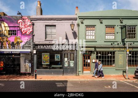 Brighton Großbritannien, 30.. April 2020: Leere Straßen während der Sperre in Brighton's schrulliger North Laine-Gegend, die normalerweise von Besuchern frequent ist. Stockfoto