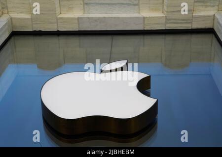 6. Juni 2022, Washington, District of Columbia, USA: Das Apple-Unternehmen startet heute am 06. Juni 2022 in Washington DC, USA, seine jährliche weltweite Entwicklerkonferenz von Apple. (Bild: © Lenin Nolly/ZUMA Press Wire) Stockfoto