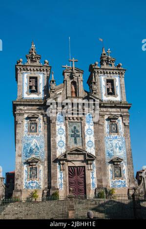 Stadtansicht der Stadt Porto in Portugal am Ufer des Douro Flusses Stockfoto