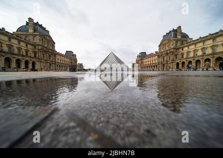 Das Louvre-Museum in Paris, Frankreich, 25. September 2020, während der Coronavirus-Pandemie Stockfoto