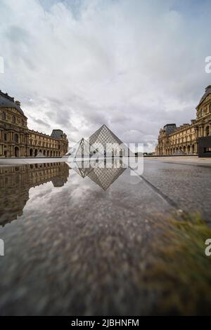 Das Louvre-Museum in Paris, Frankreich, 25. September 2020, während der Coronavirus-Pandemie Stockfoto