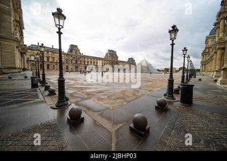 Das Louvre-Museum in Paris, Frankreich, 25. September 2020, während der Coronavirus-Pandemie Stockfoto