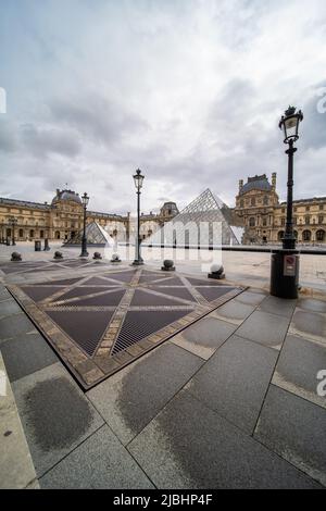 Das Louvre-Museum in Paris, Frankreich, 25. September 2020, während der Coronavirus-Pandemie Stockfoto