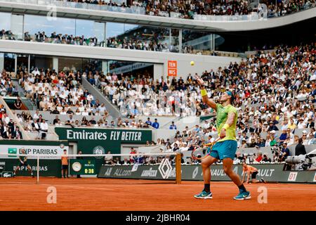 Paris, Frankreich. 5.. Juni 2022. Tennisspieler Rafael Nadal aus Spanien ist beim French Open Grand Slam Tennisturnier 2022 in Roland Garros, Paris, Frankreich, im Einsatz. Frank Molter/Alamy Live Nachrichten Stockfoto