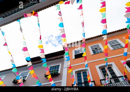 Salvador, Bahia, Brasilien - 22. Juni 2019: Dekoration der Pranger, Sao Joao Festival, Historisches Zentrum von Salvador, Bahia. Stockfoto