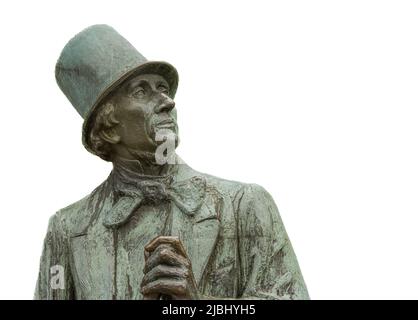 Bronzestatue des dänischen Schriftstellers H C Andersen, sitzend vor weißem Hintergrund, KopenhagenDänemark, 21. Mai 2022 Stockfoto