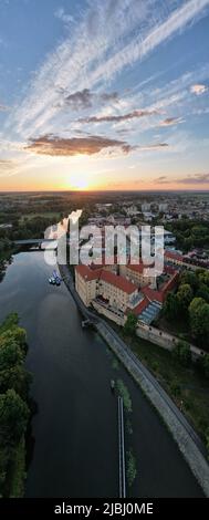 Podebrady historische Stadt und Burg am Fluss Labe,Chateau Poděbrady (Zámek Poděbrady) Tschechische Republik, landschaftlich reizvolle Panoramaaussicht,Tschechien Stockfoto