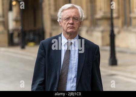 London, Großbritannien. 6.. Juni 2022. Parlamentsabgeordnete in Westminster am Tag der Misstrauensvotum über Boris Johnson, den Premierminister, stellte David Davis als Parlamentsabgeordneter für Haltemprice und Howden vor.Kredit: Ian Davidson/Alamy Live News Stockfoto