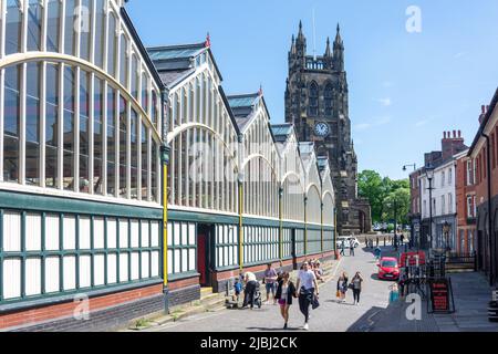 St. Mary's Parish Church and Market Hall, Market Place, Stockport, Greater Manchester, England, Vereinigtes Königreich Stockfoto