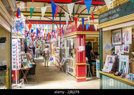 Innenausstattergeschäfte in Market Hall, Market Place, Stockport, Greater Manchester, England, Vereinigtes Königreich Stockfoto