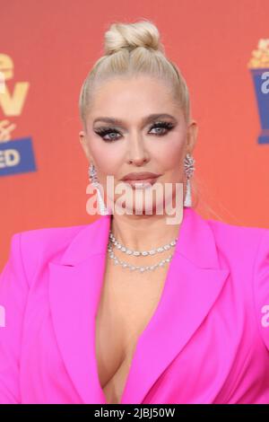 Erika Jayne nimmt an den MTV MOVIE & TV AWARDS 2022 Teil, die am 2. Juni 2022 im Barker Hangar in Santa Monica, Kalifornien, UNSCRIPTED wurden. Foto: Crash/imageSPACE Stockfoto