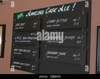 Unser fantastisches Fass Ale im Brewery Tap, 18 Bridgewater Street, Lymm, Cheshire, England, UK, WA13 0AB Stockfoto