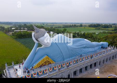 Porträt des größten Shakyamuni Buddha von oben in SoC Trang, Vietnam Stockfoto