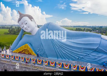 Porträt des größten Shakyamuni Buddha von oben in SoC Trang, Vietnam Stockfoto