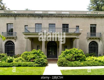 Montclair, NJ - USA - 29. Mai 2022 Blick auf das Van Vleck Haus, 1916 von Joseph Van Vleck Jr. als mediterrane Villa erbaut. Jetzt ein gemeinnütziger Comun Stockfoto