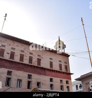 Gurudwara SIS Ganj Sahib ist einer der neun historischen Gurdwaras in Alt-Delhi in Indien, Sheesh Ganj Gurudwara in Chandni Chowk, gegenüber dem Roten Fort in O Stockfoto