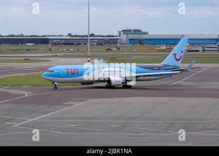 TUI-Flugzeug am Flughafen Schiphol Niederlande 26-5-2022 Stockfoto