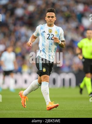 01 Jun 2022 - Italien gegen Argentinien - Finalissima 2022 - Wembley-Stadion der argentinische Lautaro Martinez während des Spiels gegen Italien im Wembley-Stadion. Stockfoto