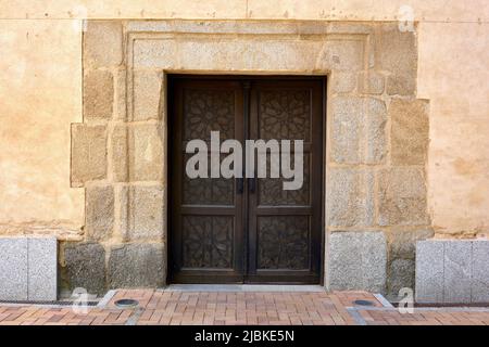 Die Kirche Santa María la Blanca, die Hauptsynagoge im jüdischen Viertel von Toledo, Spanien. Stockfoto