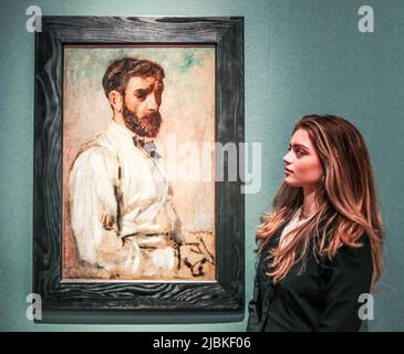 London UK 07 June 2022 The Art of Literature Edgard Degas ,Portrait D’artiste (Leon Bonnat) OIL on Board Est £300.000- 500,0000 Paul Quezada-Neiman/Alamy Live News Stockfoto