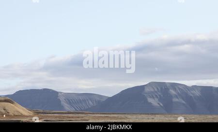 Foto der rauen Landschaft von Spitzbergen, Norwegen. Stockfoto