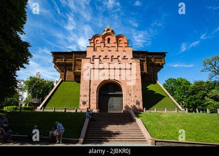 Kiew, Ukraine - 1. Juni 2022: Goldene Tore von Kiew (Zoloti vorota) Stockfoto