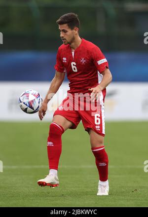 Serravalle, Italien, 5.. Juni 2022. Matthew Guillaumier aus Malta während des Spiels der UEFA Nations League im San Marino Stadium, Serravalle. Bildnachweis sollte lauten: Jonathan Moscrop / Sportimage Stockfoto