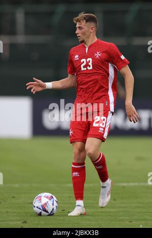 Serravalle, Italien, 5.. Juni 2022. Adam Overand aus Malta während des Spiels der UEFA Nations League im San Marino Stadium, Serravalle. Bildnachweis sollte lauten: Jonathan Moscrop / Sportimage Stockfoto