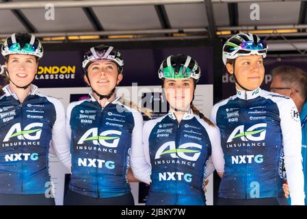 Ilse Pluimers, Maud Rijnbeek, Gaia Masetti, Mylene de Zoete vom Team AG Insurance NXTG Team für das RideLondon Classique UCI Frauen-Radrennen Etappe 1 Stockfoto