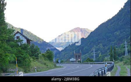 Straßen, Brücken und Autobahnen in der Provinz Huesca, Aragon, Spanien, Europa Stockfoto