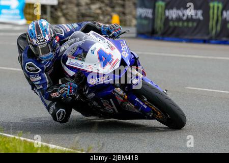 Douglas, Isle Of Man. 06.. Juni 2022. Ian Hutchinson (600 Yamaha) vertritt das Boyce Precision by Russell Racing Team während des Monster Energy Supersport TT Race 1 auf der Isle of man, Douglas, Isle of man am 6. Juni 2022. Foto von David Horn/Prime Media Images Kredit: Prime Media Images/Alamy Live News Stockfoto