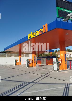 Plenoil, Neue Tankstelle in Mijas Costa, Provinz Malaga, Spanien. Stockfoto