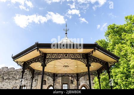 Mittelalterliche gotische Schlossgärten in Newark auf Trent, in der Nähe von Nottingham, Nottinghamshire, England, Großbritannien. Stockfoto