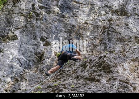 Italien Venetien Monte Grappa - Valle Santa Felicita - Klettern - Pilastro della Felicità - Via 'Gio' Stockfoto