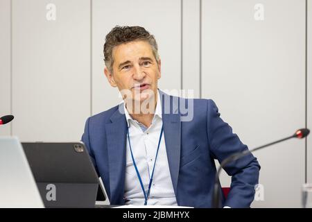 Jean Hilgers, Direktor der Nationalbank (BNB-NBB), im Bild während einer Pressekonferenz der belgischen Nationalbank (BNB/BNB) zum Finanzstabilitätsbericht am Dienstag, den 07. Juni 2022 in Brüssel. BELGA FOTO JAMES ARTHUR GEKIERE Stockfoto