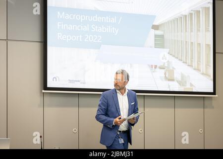 Pierre Wunsch, Gouverneur der Nationalbank (BNB-NBB), während einer Pressekonferenz der belgischen Nationalbank (BNB/BNB) zum Finanzstabilitätsbericht am Dienstag, den 07. Juni 2022 in Brüssel. BELGA FOTO JAMES ARTHUR GEKIERE Stockfoto